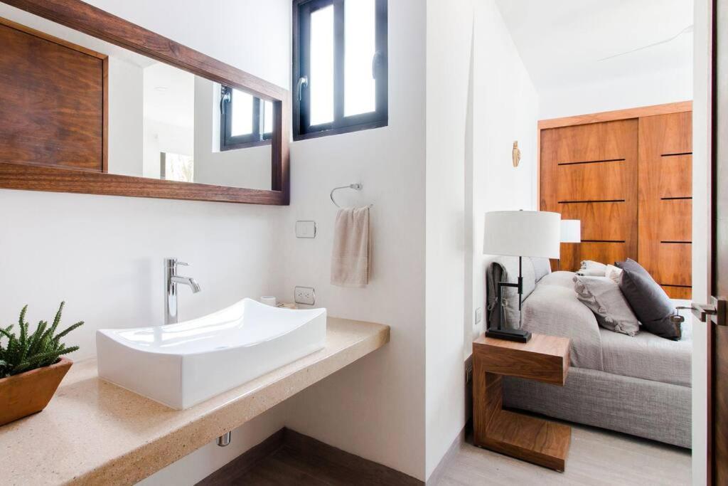 Neem 31 Comfortable, Luxury Apartment 10 Min To The Beach 툴룸 외부 사진
