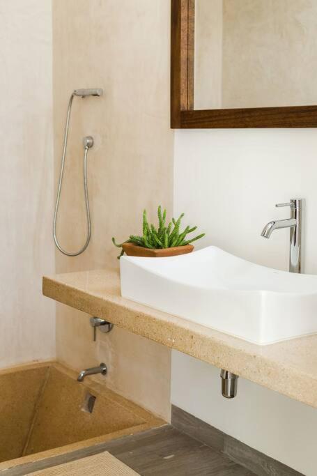 Neem 31 Comfortable, Luxury Apartment 10 Min To The Beach 툴룸 외부 사진